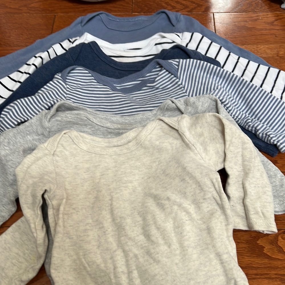 Set of six onesies